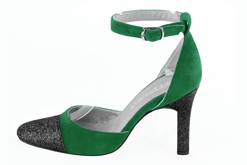 Gloss black and emerald green women's open side shoes, with a strap around the ankle. Round toe. Very high kitten heels. Profile view - Florence KOOIJMAN